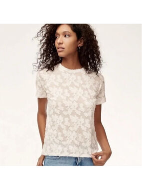 Aritzia Wilfred Tarascon white tee Womens Large crew neck applique short sleeve